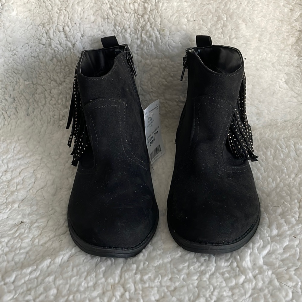 BNWT Steve Madden Fringe Booties